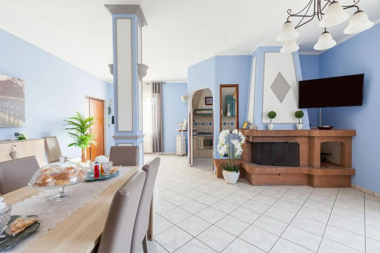 Casa Vacanze Giramondo Fiumicino 0*,  Italy