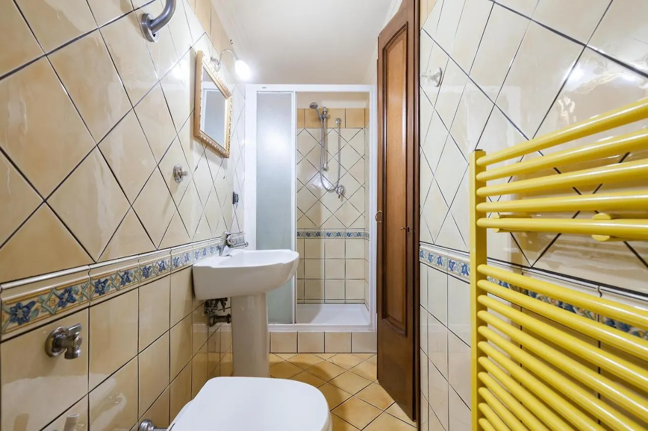 Casa Vacanze Giramondo Fiumicino Apartment