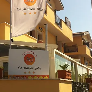 La Maison Jolie Otel