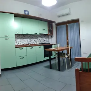  דירה Flat House