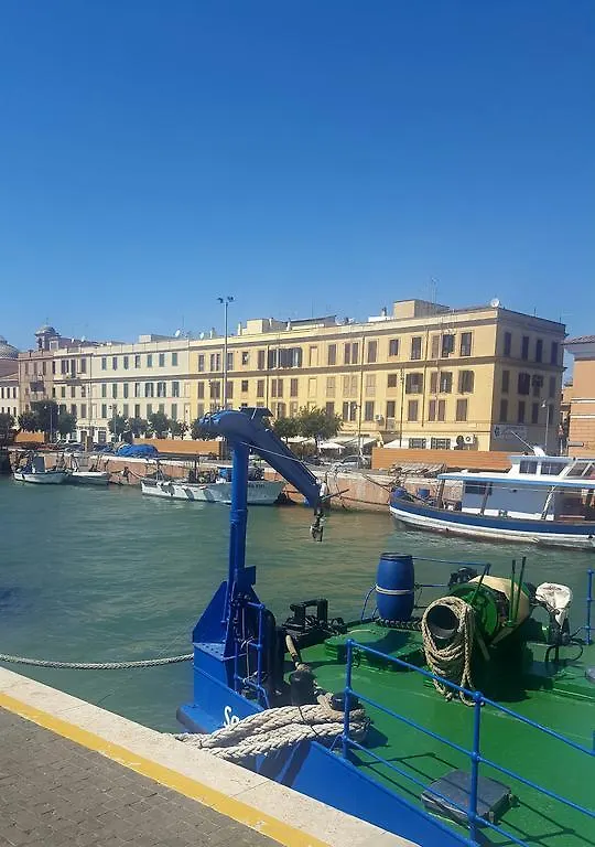 Casa Vacanze Giramondo Fiumicino 0*,  Italy